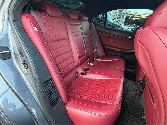 Lexus IS 2013-05 14296-5