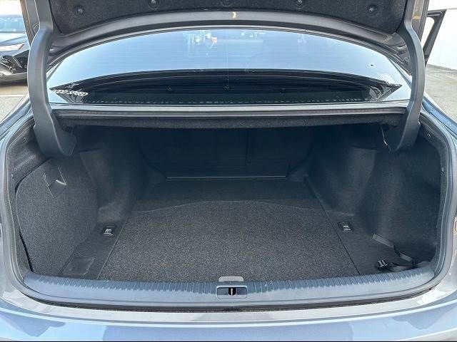 Lexus IS 2013-05 14296-12