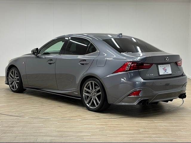 Lexus IS 2013-05 14296-15