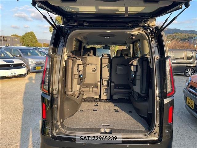 Nissan SERENA 2023-03 216904-8