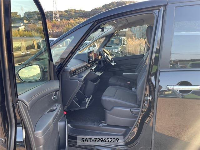 Nissan SERENA 2023-03 216904-2