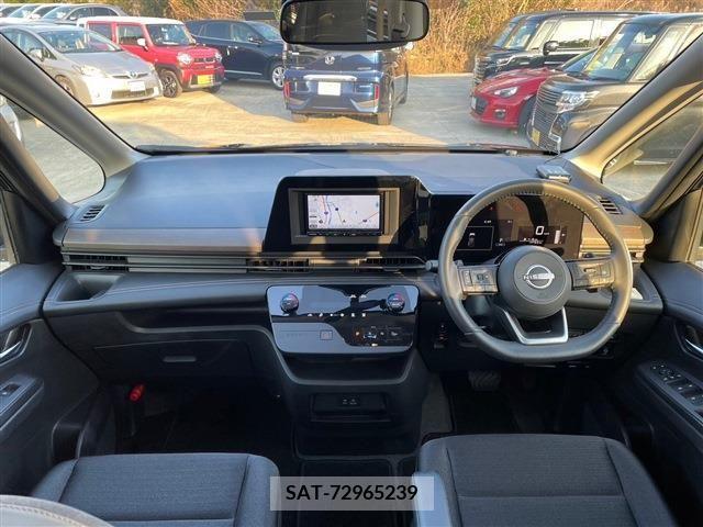 Nissan SERENA 2023-03 216904-1