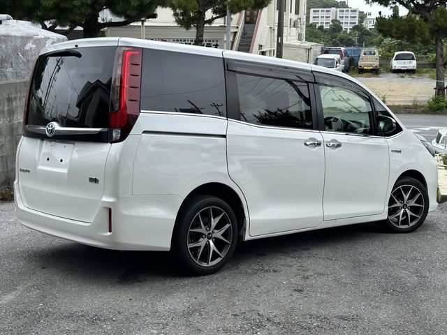 Toyota ESQUIRE 2016-03 8376-3