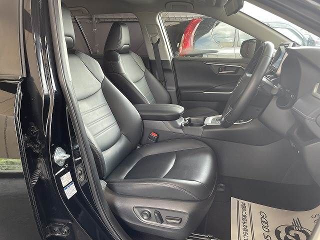 Toyota RAV4 2020-10 8694-4