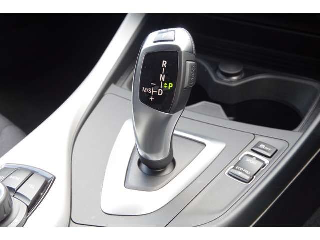 Bmw 1 SERIES 2013-06 1140-12