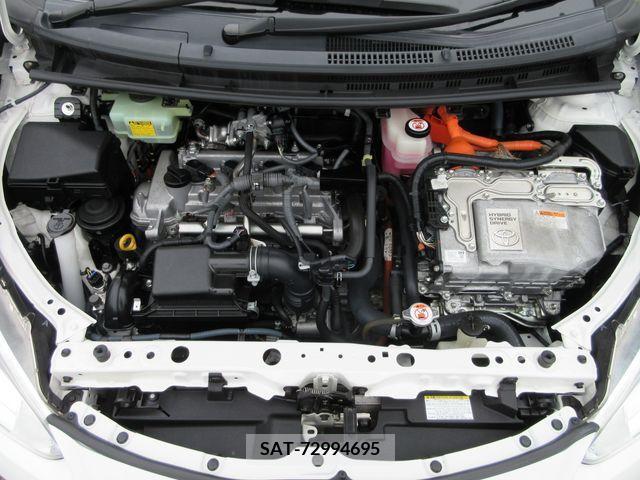 Toyota AQUA 2017-04 337612-19