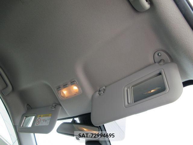 Toyota AQUA 2017-04 337612-16