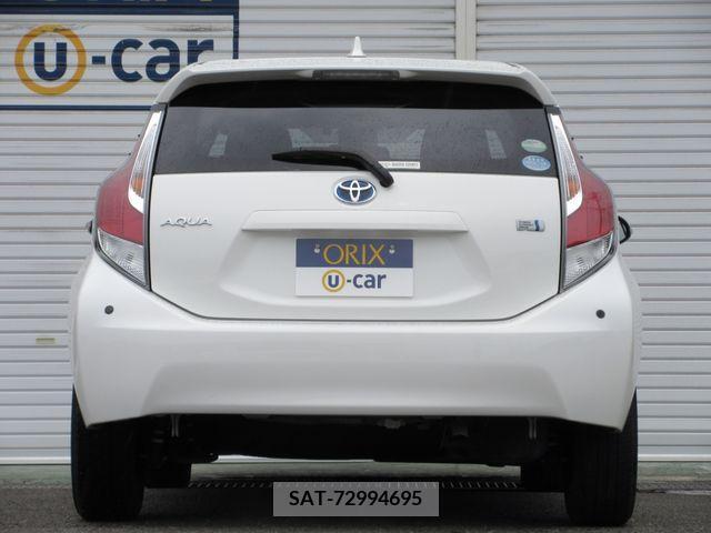 Toyota AQUA 2017-04 337612-21
