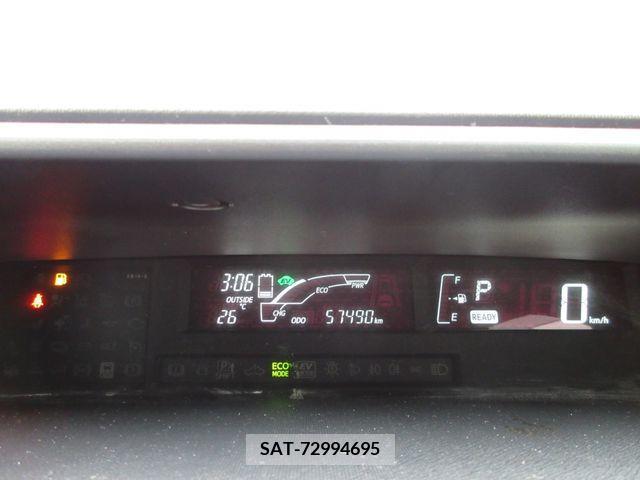 Toyota AQUA 2017-04 337612-7