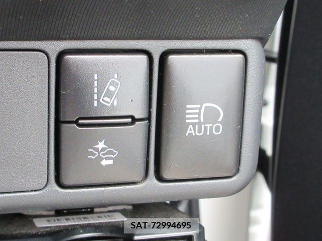 Toyota AQUA 2017-04 337612-5
