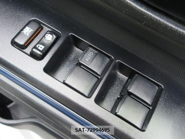 Toyota AQUA 2017-04 337612-9