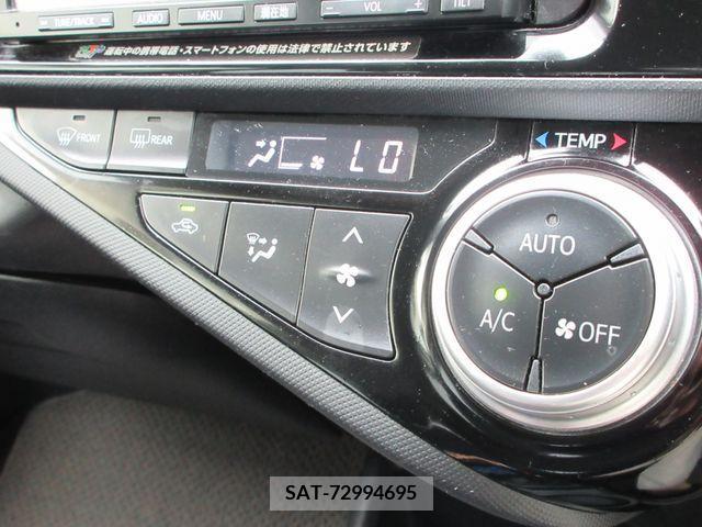 Toyota AQUA 2017-04 337612-8