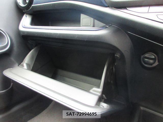 Toyota AQUA 2017-04 337612-10