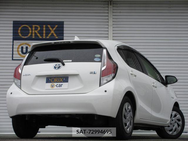 Toyota AQUA 2017-04 337612-2