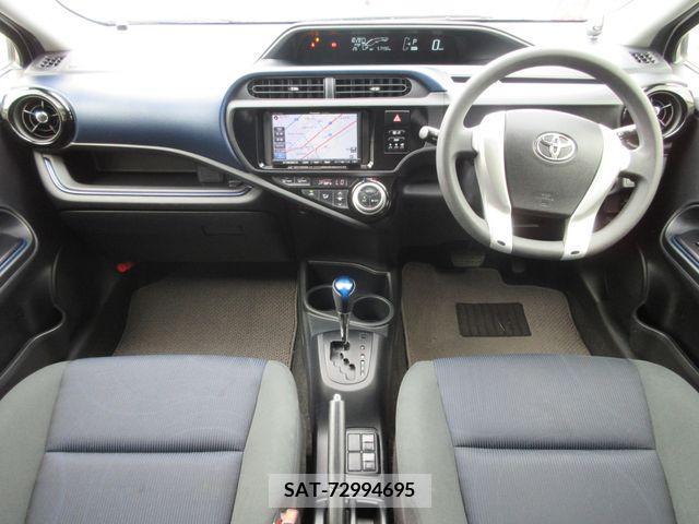 Toyota AQUA 2017-04 337612-1