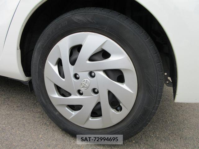 Toyota AQUA 2017-04 337612-28