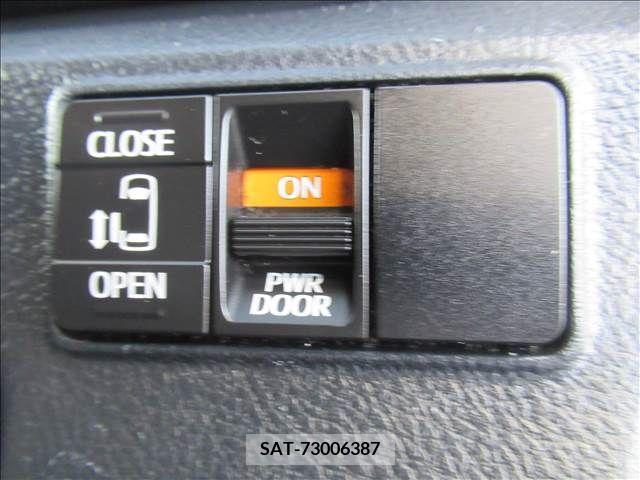 Toyota SIENTA 2017-12 373282-10