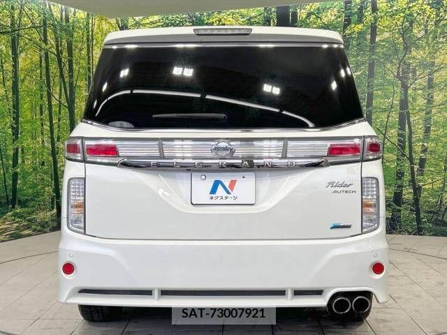 Nissan ELGRAND 2012-08 359727-16