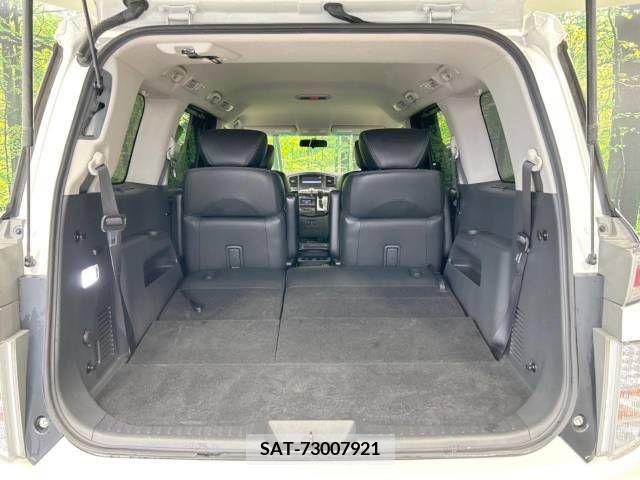 Nissan ELGRAND 2012-08 359727-11