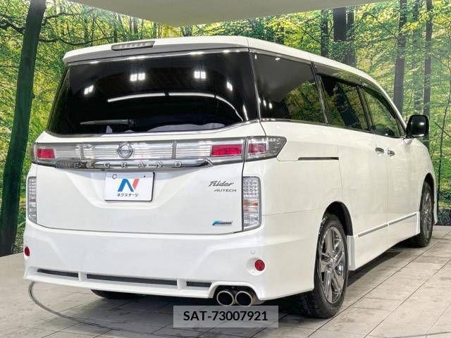 Nissan ELGRAND 2012-08 359727-18