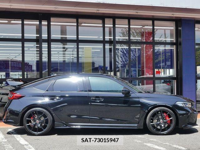 Honda CIVIC 2023-04 236253-6