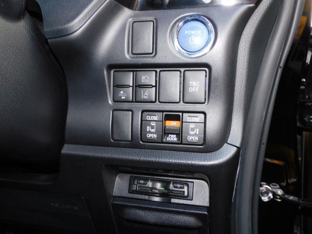 Toyota VOXY HYBRID 2021-02 183302-15
