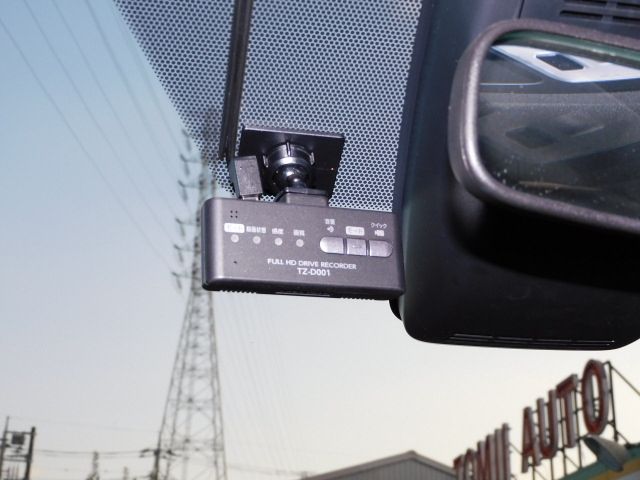 Toyota VOXY HYBRID 2021-02 183302-10