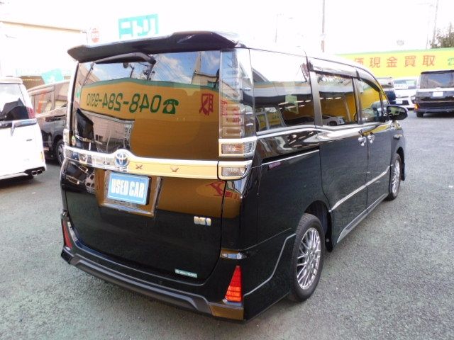Toyota VOXY HYBRID 2021-02 183302-2