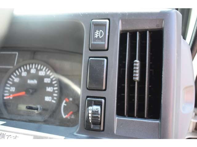Isuzu ELF TRUCK 2016-04 18317-16