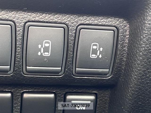 Nissan ELGRAND 2016-07 384335-4