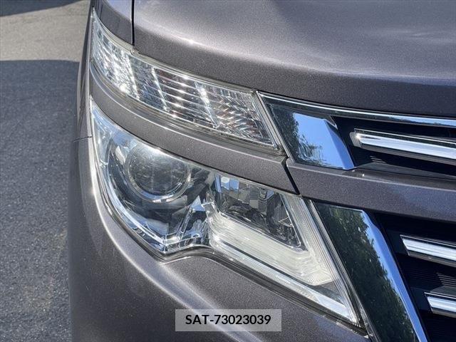 Nissan ELGRAND 2016-07 384335-23