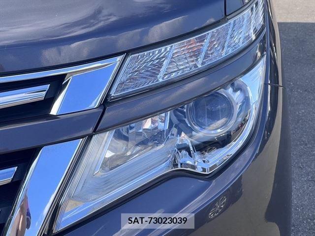 Nissan ELGRAND 2016-07 384335-21