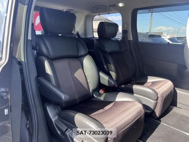 Nissan ELGRAND 2016-07 384335-8