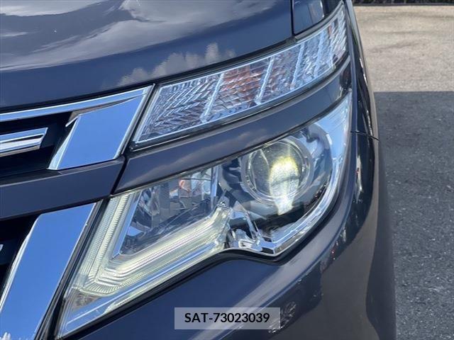 Nissan ELGRAND 2016-07 384335-11