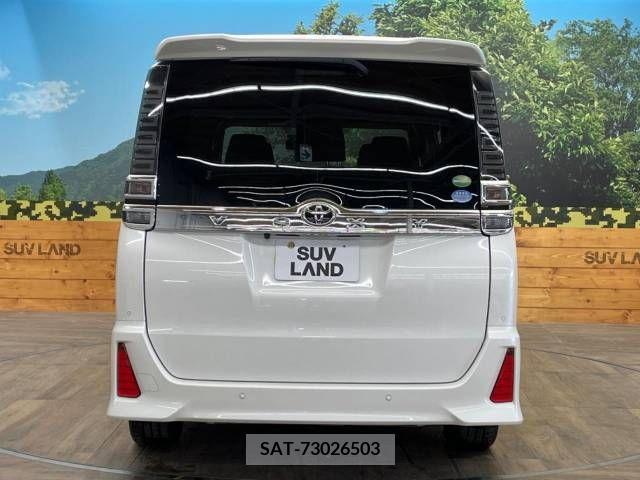 Toyota VOXY 2019-04 321635-15