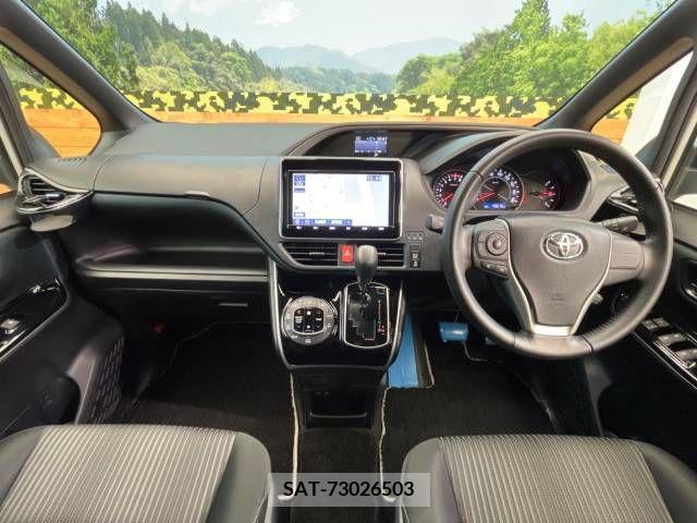 Toyota VOXY 2019-04 321635-1