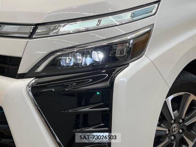 Toyota VOXY 2019-04 321635-12