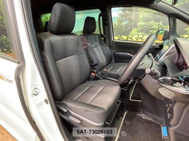 Toyota VOXY 2019-04 321635-8
