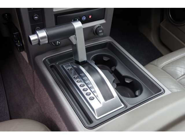 Hummer H2 2005-04 2488-14