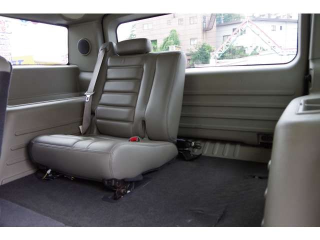 Hummer H2 2005-04 2488-10