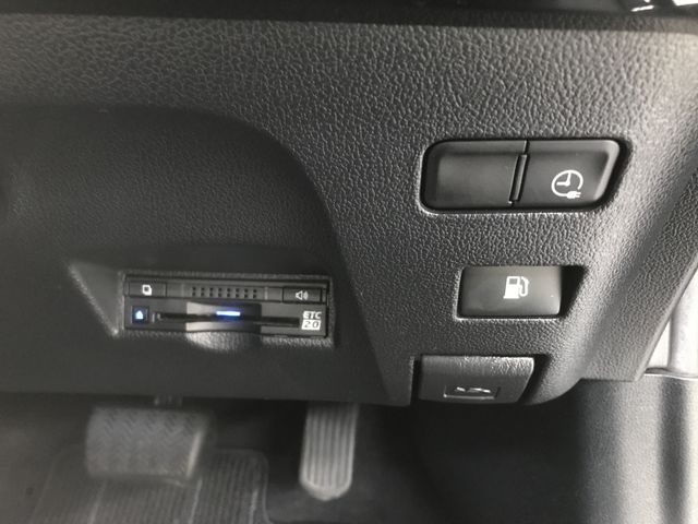 Toyota PRIUS PHV 2017-07 186652-23