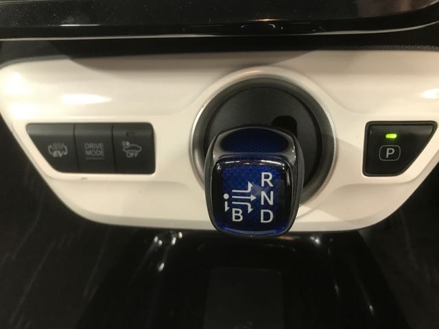 Toyota PRIUS PHV 2017-07 186652-25