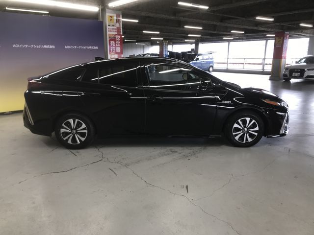 Toyota PRIUS PHV 2017-07 186652-4
