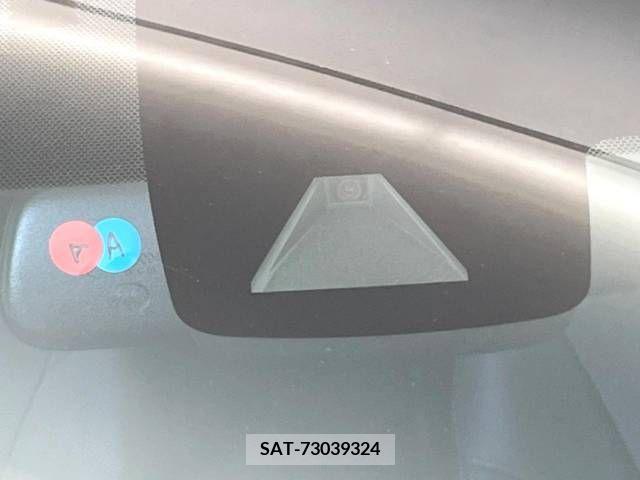 Toyota PRIUS 2021-09 366374-4