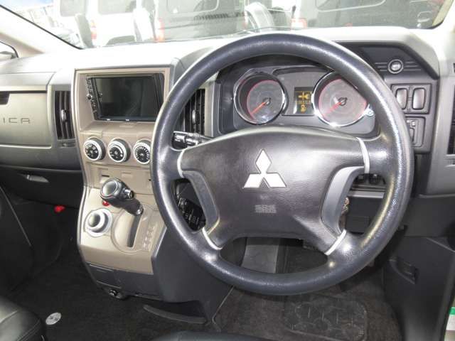Mitsubishi DELICA D5 2007-09 183164-12