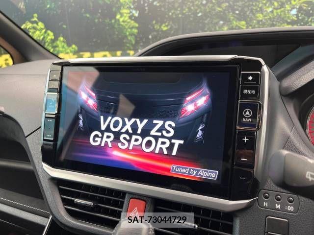 Toyota VOXY 2018-03 378481-2