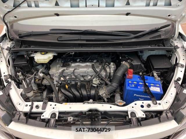 Toyota VOXY 2018-03 378481-19
