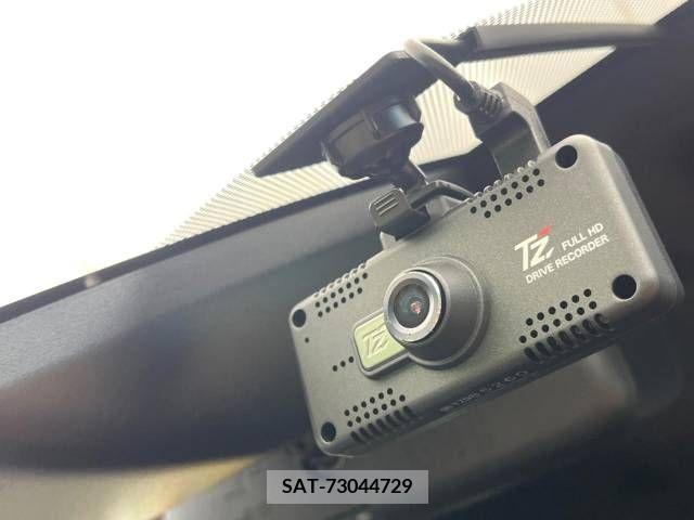 Toyota VOXY 2018-03 378481-7