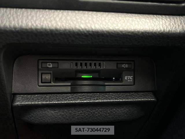 Toyota VOXY 2018-03 378481-6