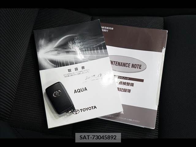 Toyota AQUA 2017-12 385687-7